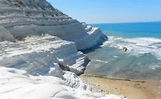 L'immagine della Scala dei Turchi finisce in uno spot: il Comune diffida azienda che produce acqua minerale