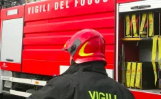 Agrigento, maxi incendio nell&rsquo;autoparco di una ditta: quattro mezzi distrutti dalle fiamme