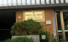 Professoressa gestiva un agriturismo: stangata di 270mila euro dalla Corte dei conti