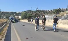 Tragedia sulla Statale 115 a Sciacca: scontro mortale tra moto e camioncino