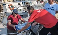 BlueFishers porta mille cassette riutilizzabili a Sciacca: la filiera ittica dice addio al polistirene espanso