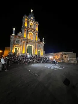 Monterosso, dopo la festa degli artisti di strada c'&egrave; la "scinnuta ro patronu"