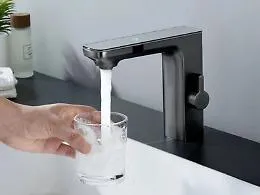 Incubo acqua contaminata in via Muccioli. L'Acquedotti Ucc replica: "E' a norma"