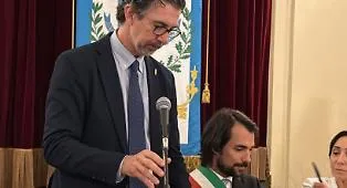 Caso Zingarello, bufera su Controcorrente: La Vardera avvia un'indagine interna sul vicesindaco Crosta