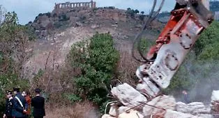 Valle dei Templi, la linea dura dell'Accademia dei Lincei: &laquo;No riperimetrazione e via le case abusive&raquo;