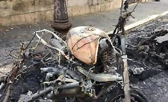 Rogo notturno a Sciacca, a fuoco la moto di un giovane ai domiciliari
