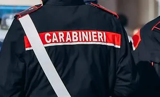 Molestava gli automobilisti nel parcheggio a pagamento: fermato e sanzionato abusivo