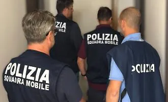 Tangenti fino a 5mila euro per il passaporto italiano: scattano arresti e interdizioni
