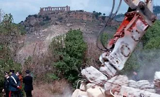 Valle dei Templi, la linea dura dell'Accademia dei Lincei: &laquo;No riperimetrazione e via le case abusive&raquo;