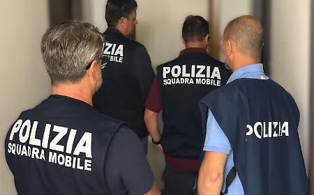 Tangenti fino a 5mila euro per il passaporto italiano: scattano arresti e interdizioni