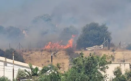 Inferno di fuoco a Realmonte, fiamme e panico a Punta Grande: piromane devasta ettari di vegetazione