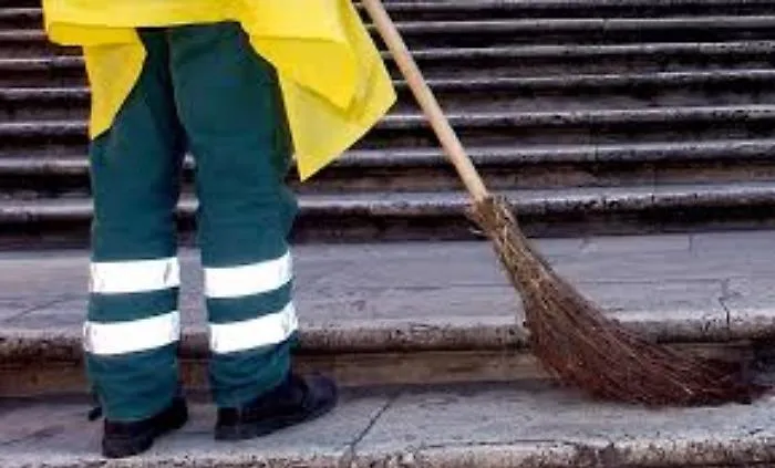 Nuovo bando per la raccolta dei rifiuti, torna il &ldquo;netturbino di quartiere&rdquo;