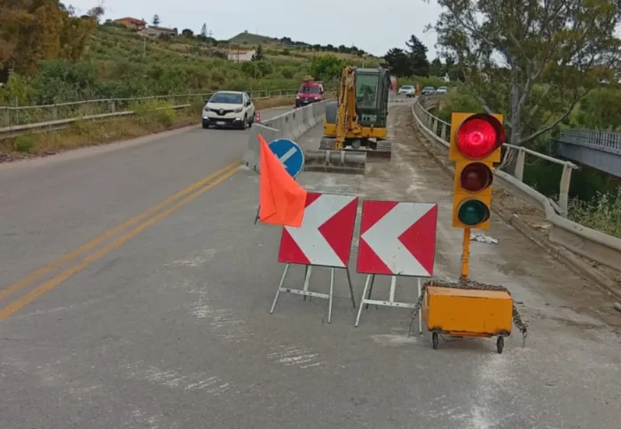 Strada Mosella, partono i lavori: senso unico alternato e stop ai sorpassi