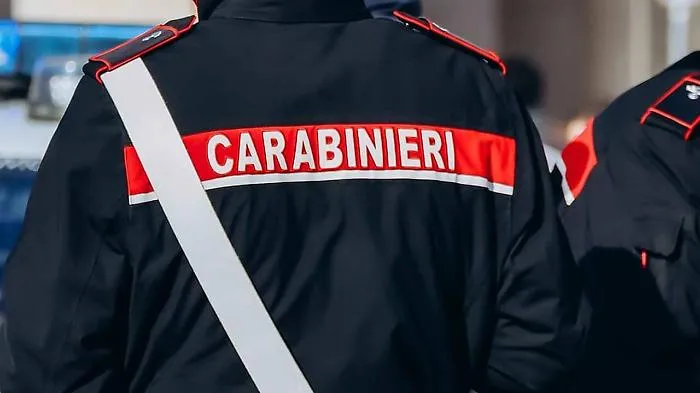 "Sua madre &egrave; coinvolta in una rapina": finto poliziotto truffa un uomo a Naro per 11.000 euro e oro