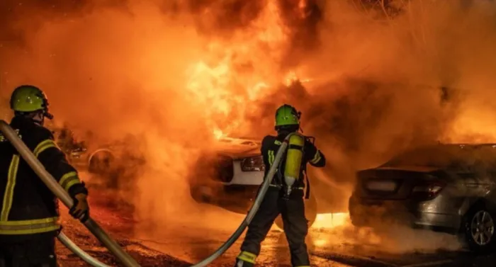 Incendi a Favara, bruciano una casa e un'auto: si segue la pista del dolo