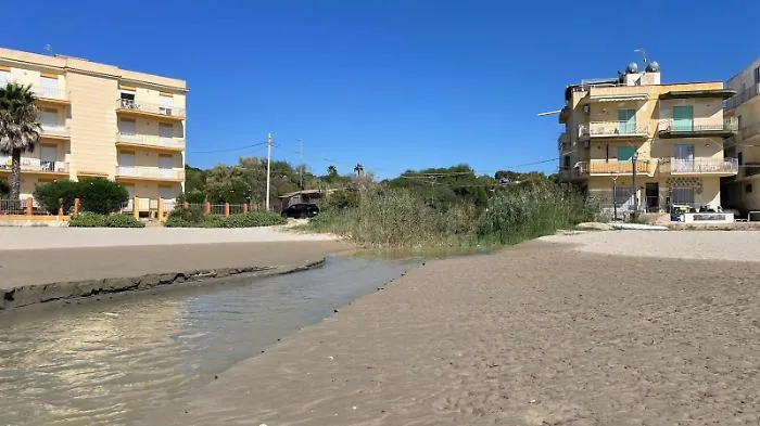 Furia d'acqua in piena estate alla Foggia: nessuna traccia di inquinamento nel mare