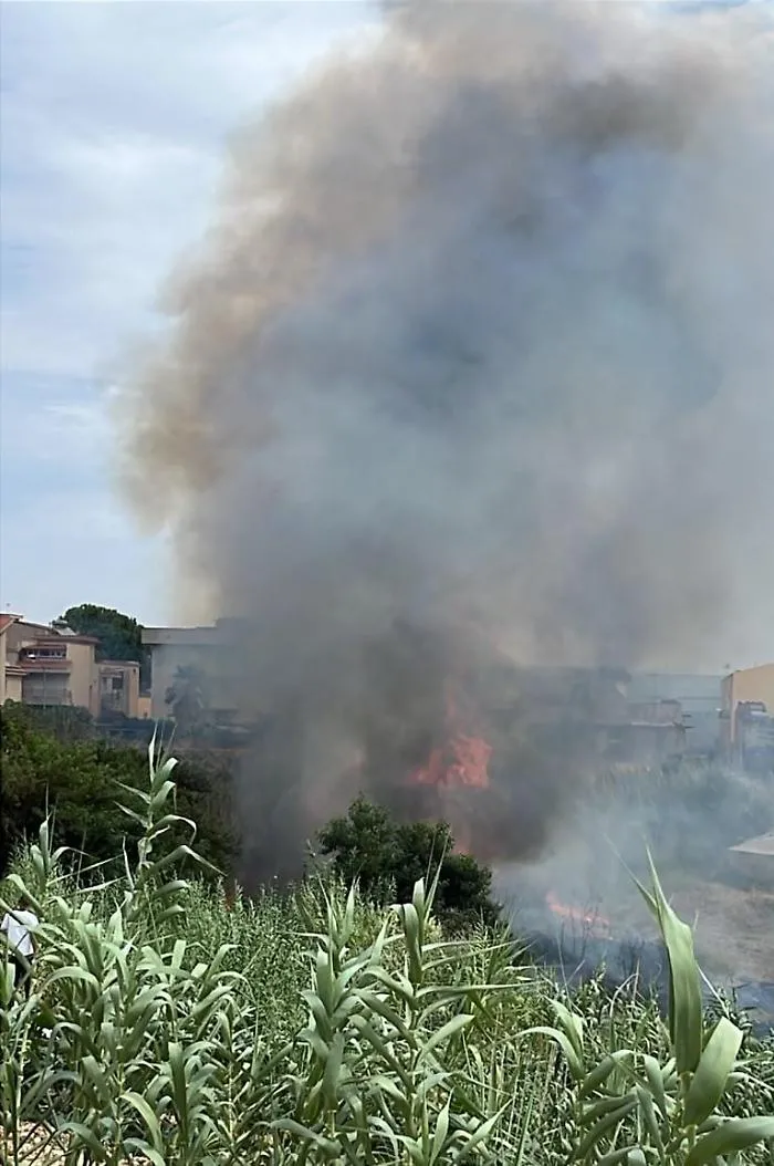 Inferno di fuoco alle porte di Ribera: fiamme domate grazie all'eroico intervento dei cittadini