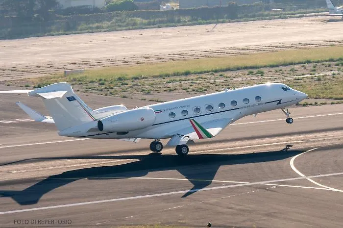 Volo salvavita dell'Aeronautica militare: 58enne trasferito d'urgenza da Lampedusa a Palermo