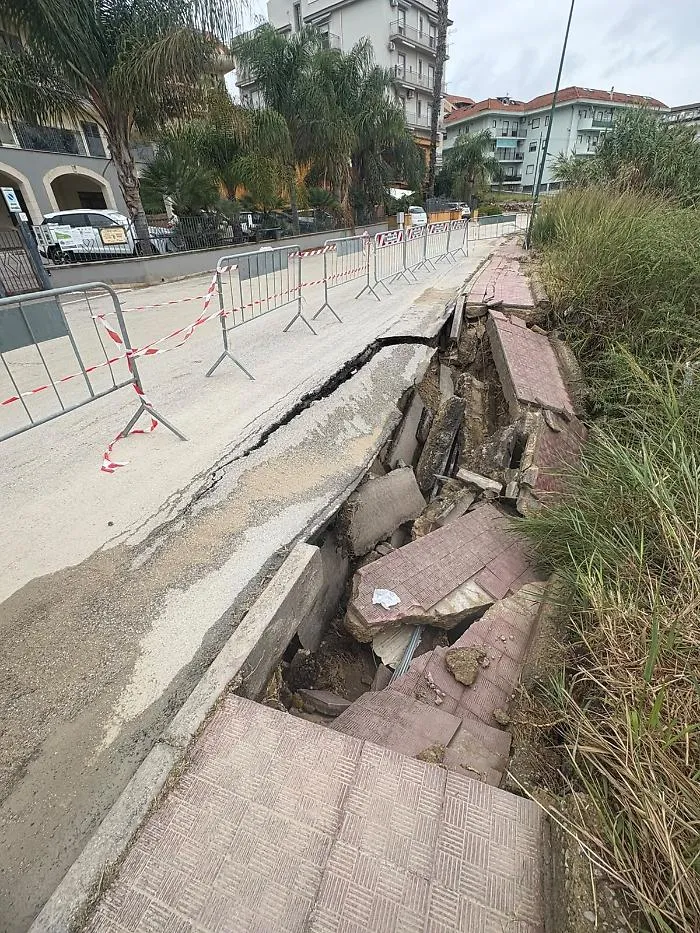 Fango, strade sventrate e blackout ad Agrigento: la stima dei danni dopo la furia del nubifragio