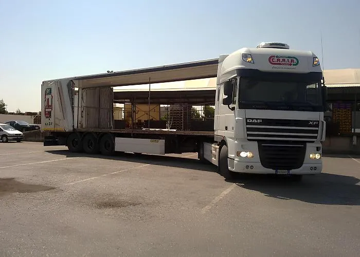 Caro carburanti, parla un "padroncino": &laquo;Per un solo camion oltre 800 euro in pi&ugrave; a settimana. Entro ottobre potrei chiudere&raquo;
