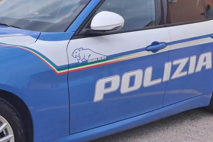 Perseguita e minaccia di sfregiare l'ex moglie nonostante il braccialetto elettronico: arrestato