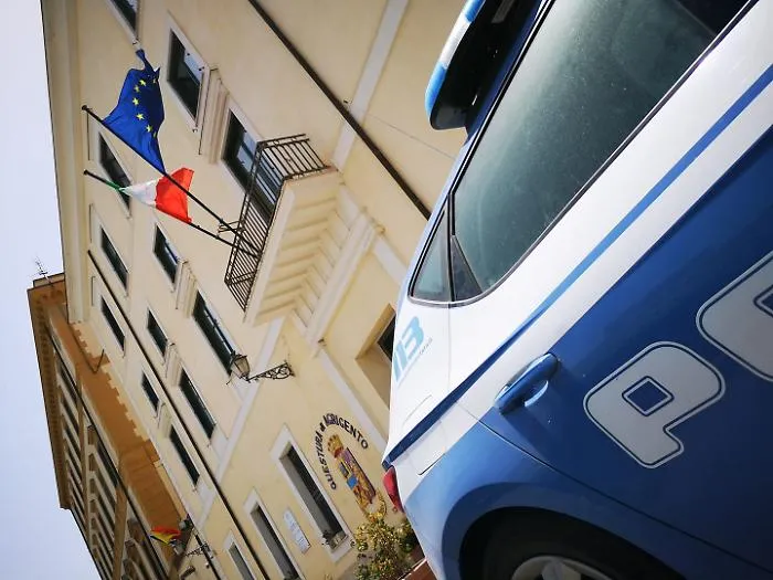 Anziana rapinata e ferita nella sua villa: &egrave; caccia al malvivente
