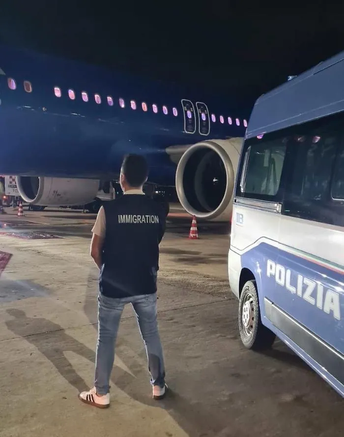 Stranieri irregolari con precedenti penali: due rimpatri in Gambia e un trattenimento in C.P.R.