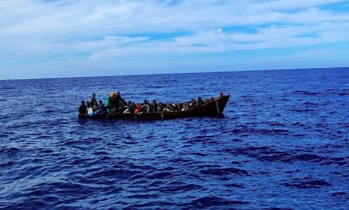 Lampedusa, altri tre sbarchi: 96 migranti soccorsi al largo