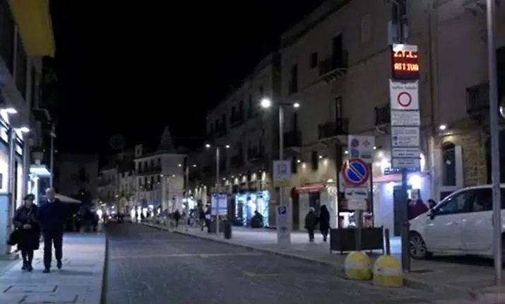 Paura nel centro storico di Sciacca: aggressione a una madre con passeggino e rissa nella notte. &Egrave; allarme sicurezza